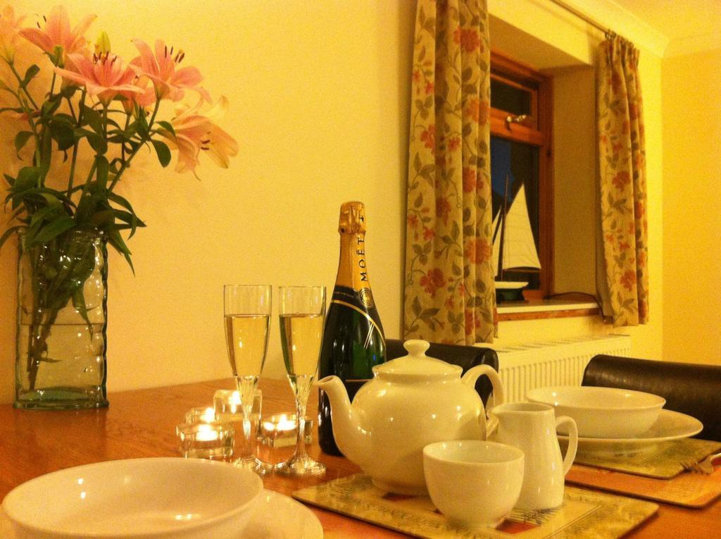 Clan Cottages Oban Bilik gambar